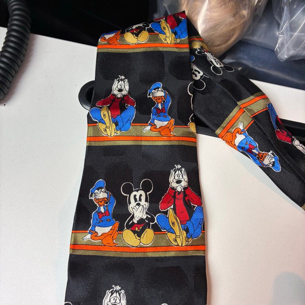 Disney 100% Silk Neck Tie - Mickey Goofy Donald - Hear No / See No / Say No Evil - Picture 4 of 7